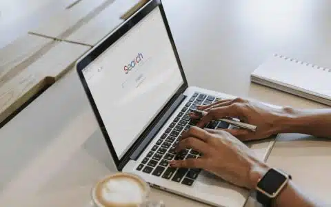 image de référencement payant sur ordinateur